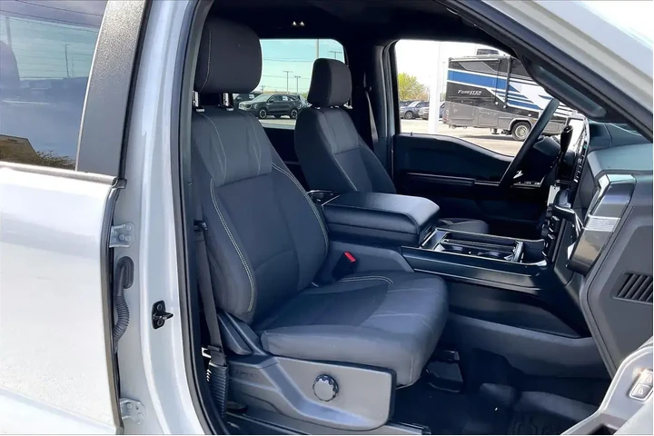 $36096 : Ford F-150 2024 4x2 STX 4dr image 9