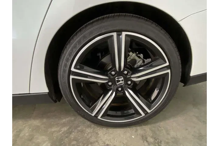 $27585 : Honda Accord Hybrid 2024 Spo image 7