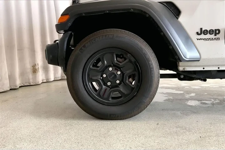 $28992 : Jeep Wrangler Unlimited 2022 image 6