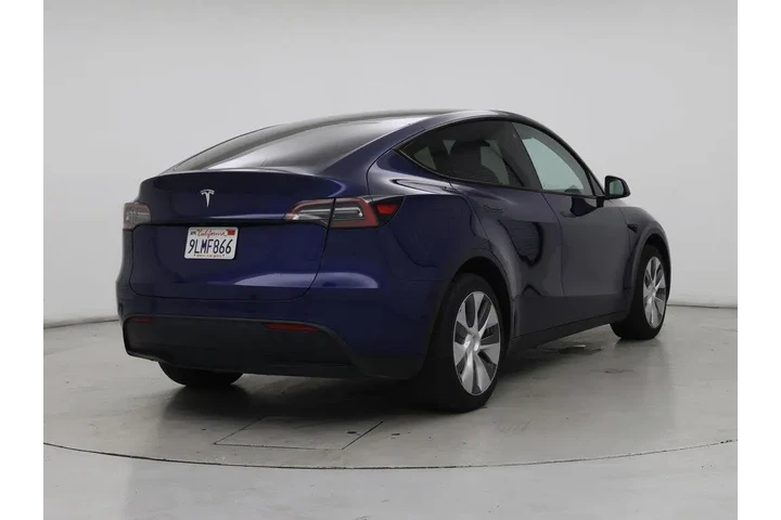 $31998 : Tesla Model Y 2023 AWD 4dr C image 8