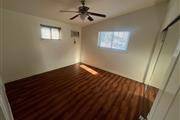 $900 : Beautiful Home...LAKEWOOD,CA thumbnail