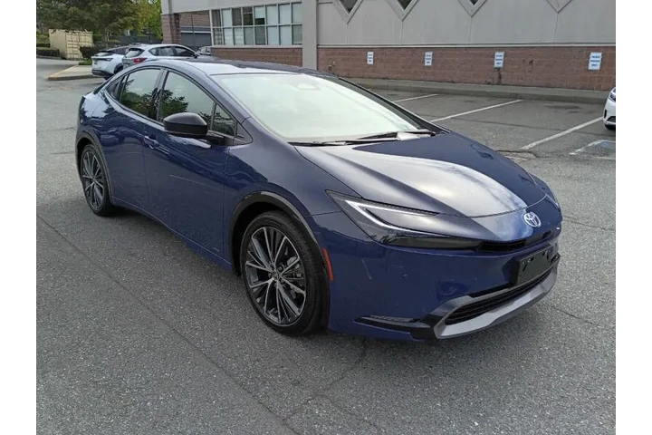 $24900 : 2026 Prius XLE image 1