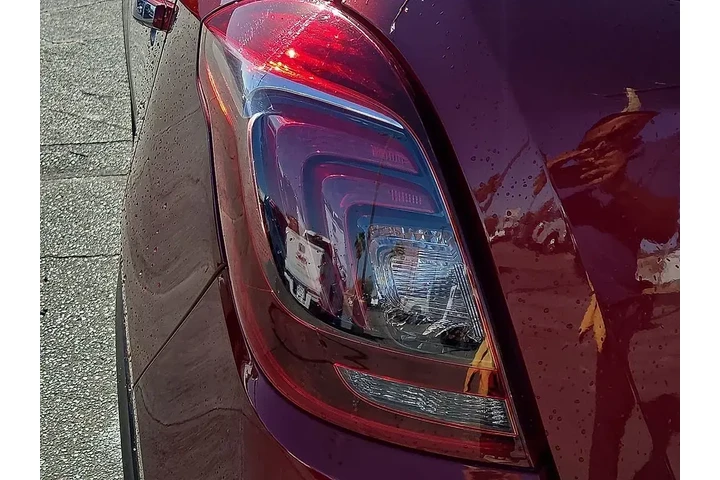 $16425 : Buick Encore 2021 AWD Prefer image 10