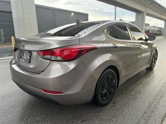 $6200 : Hyundai Elantra image 4