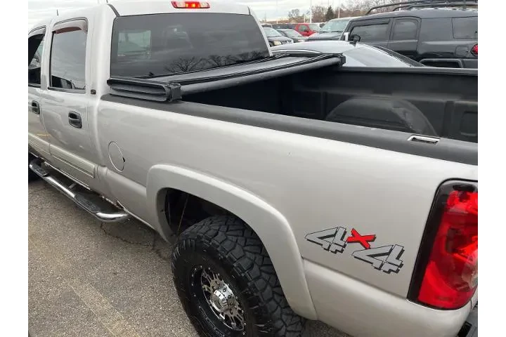$13500 : Chevrolet Silverado 2500HD 2 image 9