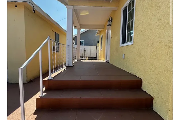 $1600 : GOOD HOME CASA South Gate,CA image 2