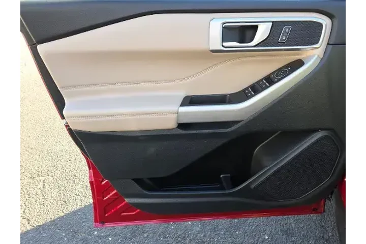 $35950 : Ford Explorer 2024 AWD XLT 4 image 9