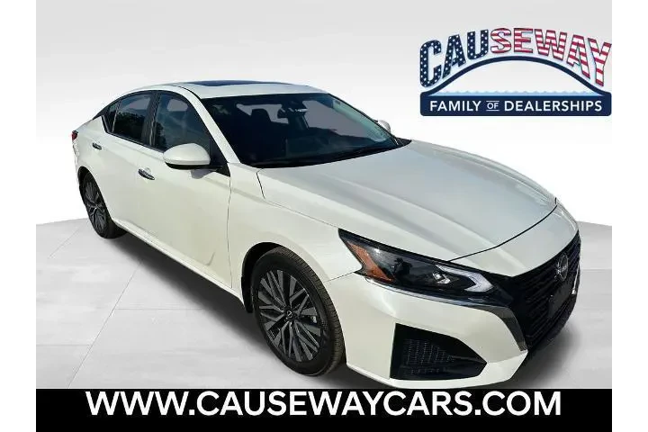 $19211 : Nissan Altima 2024 2.5 SV 4d image 1