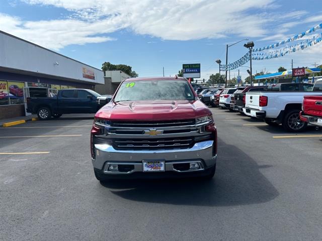 $40299 : 2019 Silverado 1500 4WD Crew image 8