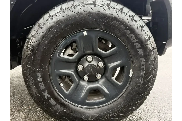 $27999 : Jeep Wrangler 2025 4x4 Sport image 9