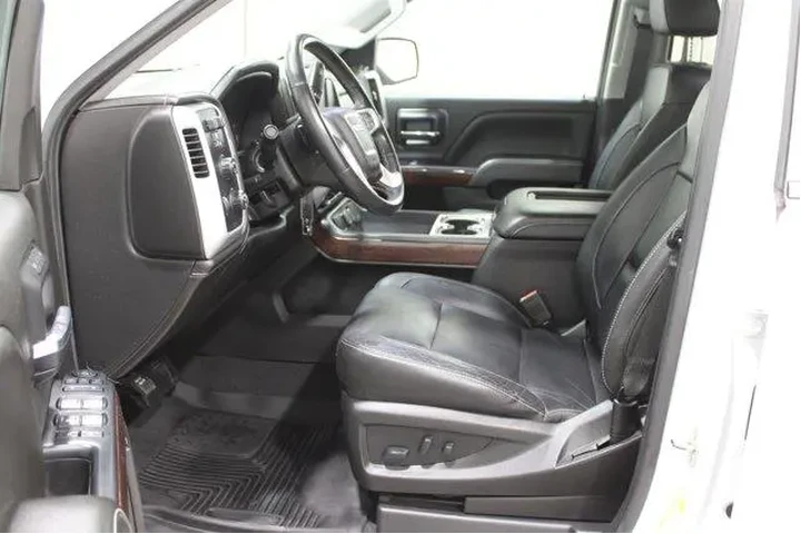 $39982 : GMC Sierra 1500 2018 4x4 SLT image 3