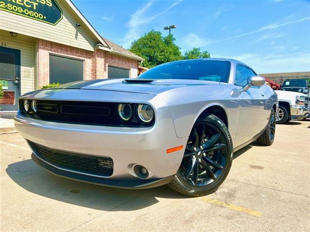 $16586 : 2017 DODGE CHALLENGER SXT Plus image 3