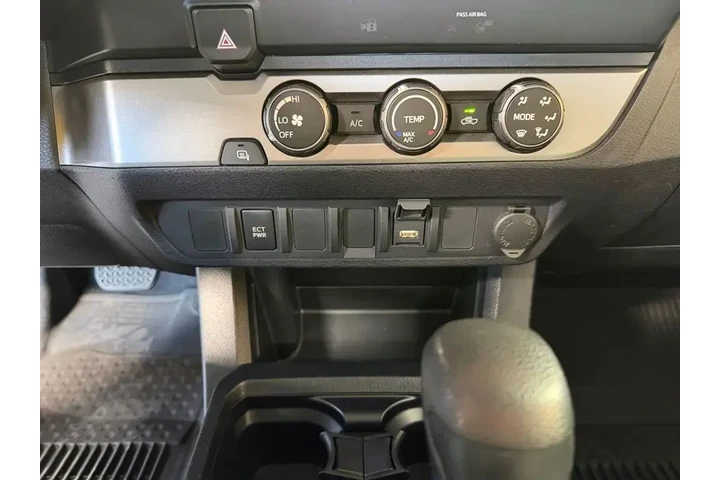 $24500 : Toyota Tacoma 2020 4x2 SR5 4 image 7