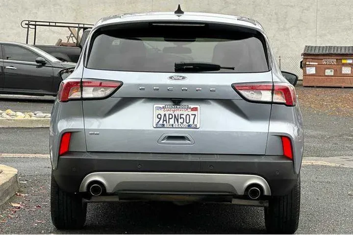 $14925 : Ford Escape 2022 SE 4dr SUV image 8