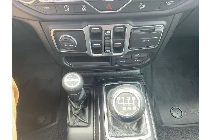 $26997 : Jeep Wrangler Unlimited 2020 image 7