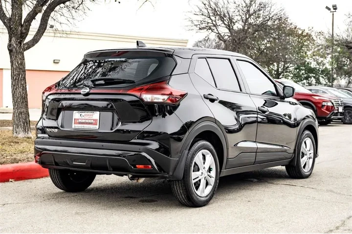 $20599 : Nissan Kicks Play 2025 S 4dr image 5