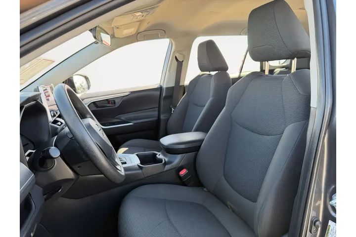 $27990 : Toyota RAV4 2024 AWD LE 4dr image 9