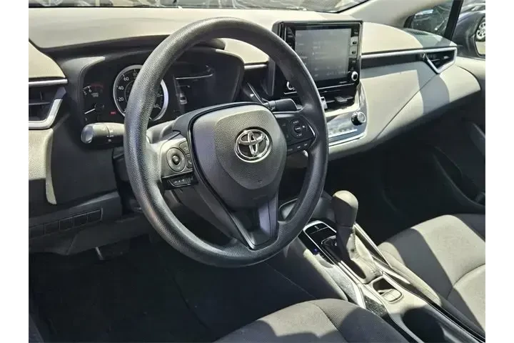 $17990 : Toyota Corolla 2022 LE 4dr S image 4