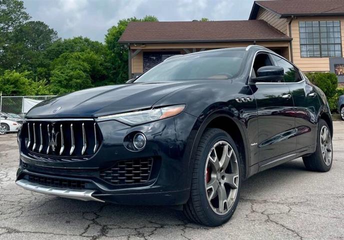 $23900 : 2018 Levante GranLusso image 5