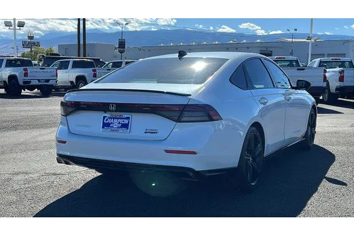 $29984 : Honda Accord Hybrid 2023 Spo image 5