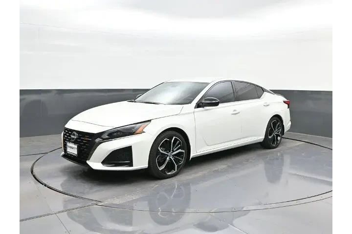 $23991 : Nissan Altima 2024 2.5 SR 4d image 1