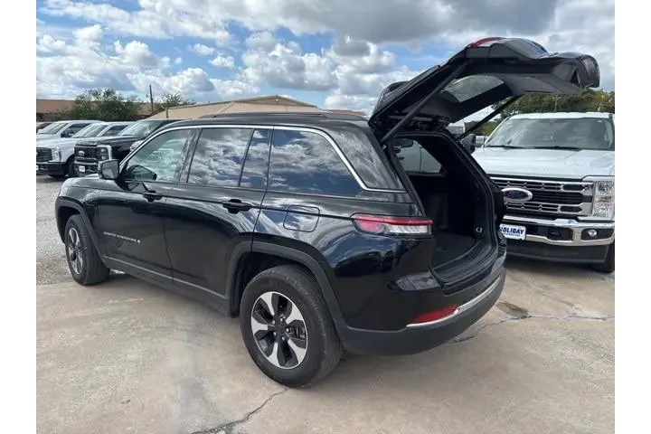 $30000 : Jeep Grand Cherokee 2024 4x4 image 4