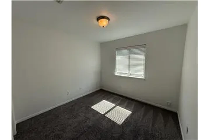 $1700 : Rental property with 3 bedro image 9