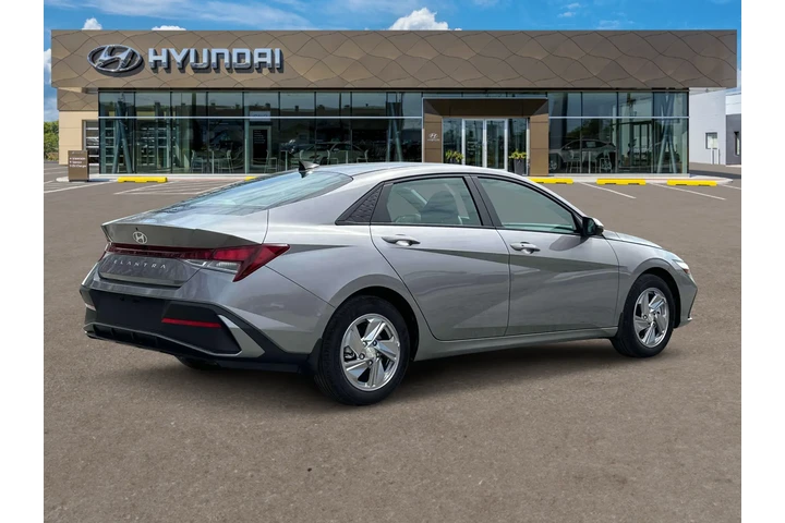 $19730 : Hyundai ELANTRA 2024 SE 4dr image 8