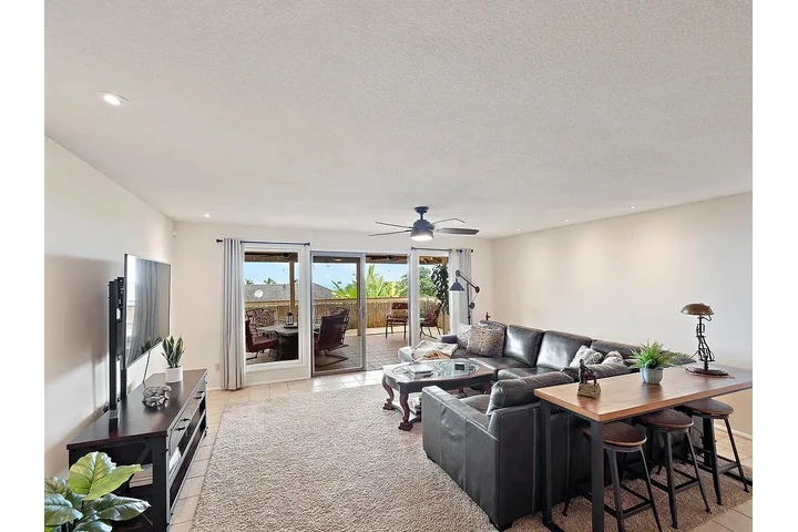 $2400 : Spacious & quiet neighborhood image 2