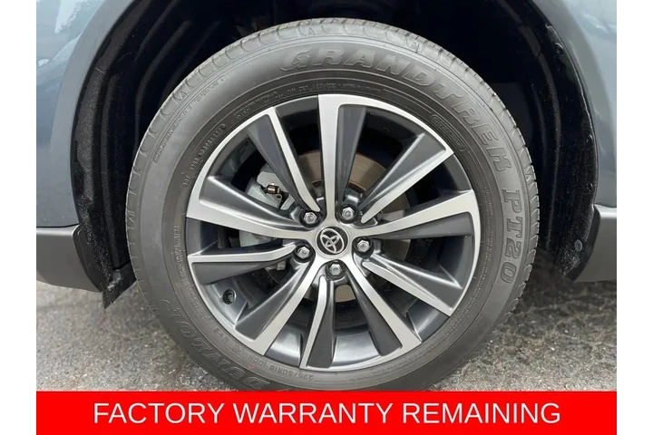 $28988 : 2022 Venza LE image 9
