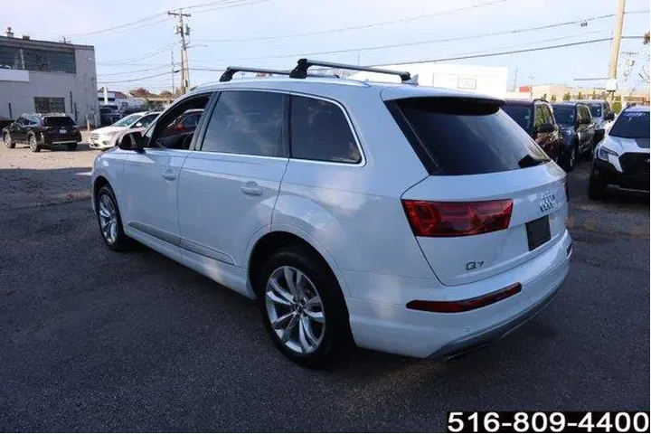$16247 : Audi Q7 2018 AWD 3.0T quattr image 6
