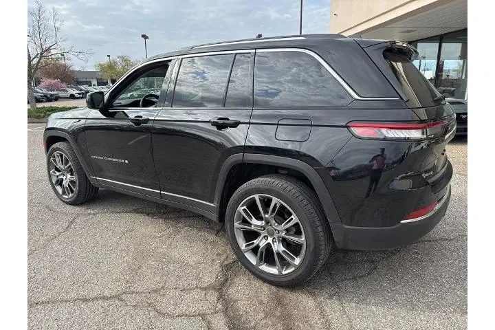 $26285 : Jeep Grand Cherokee 2023 4x4 image 7
