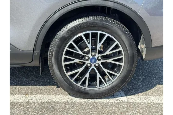 $15900 : Ford Escape Plug-In Hybrid 2 image 7