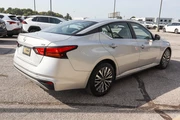 $18888 : 2023 Altima 2.5 SV thumbnail