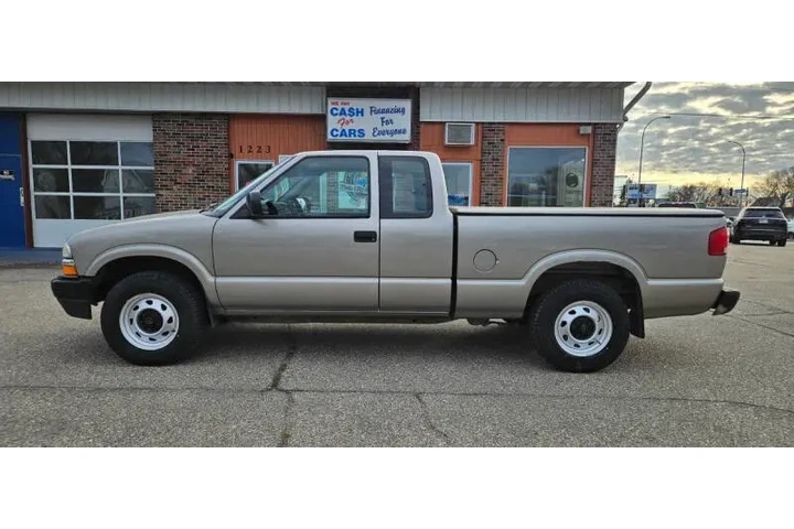 $9990 : 2003 S-10 image 1