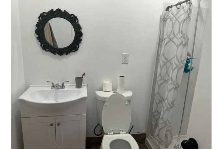 $1450 : Se renta  estudio image 3