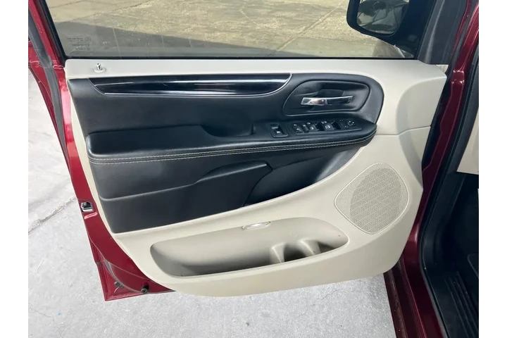 2019 Grand Caravan SXT image 10