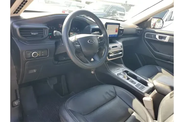 $26990 : Ford Explorer 2023 Base 4dr image 9