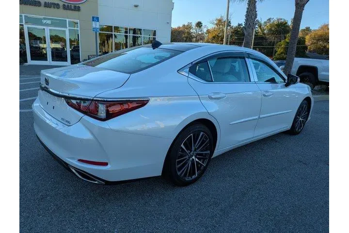 $37988 : Lexus ES 350 2023 4dr Sedan image 4