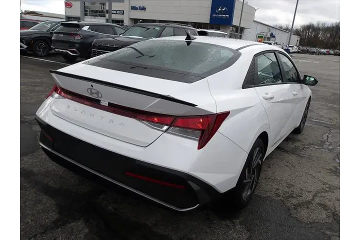 $25301 : Hyundai ELANTRA 2025 SEL Spo image 7