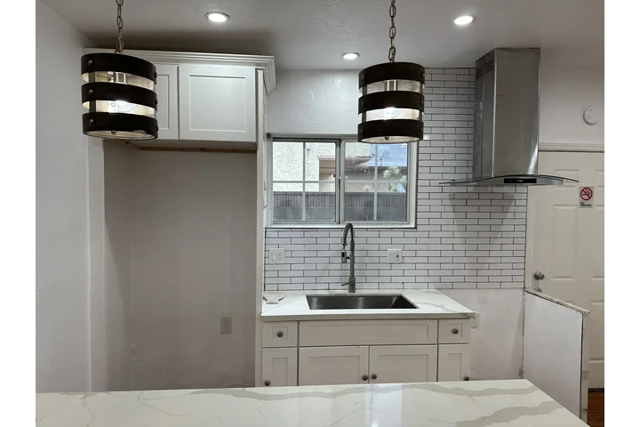$1600 : Estudio Moderno en Los Angeles image 5