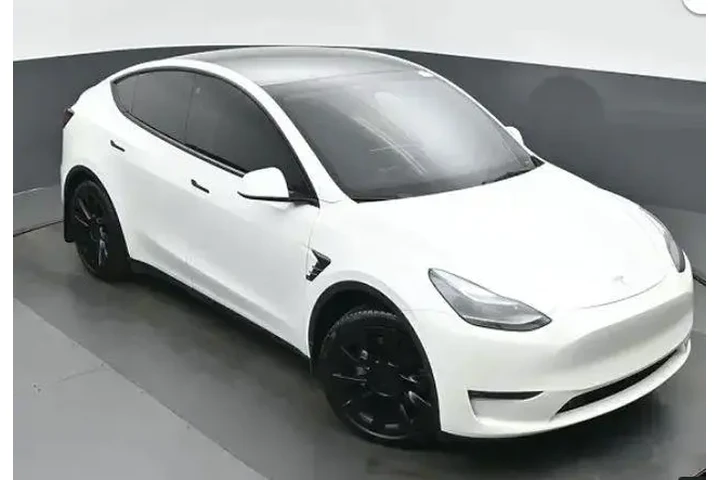 $31750 : Tesla Model Y 2022 AWD Long image 1