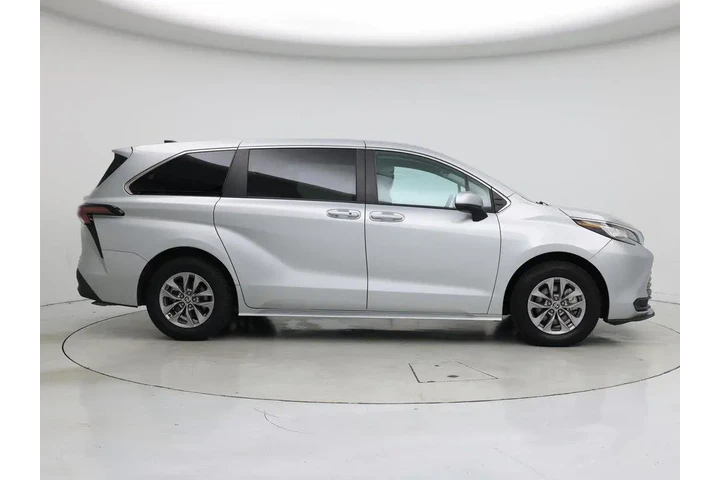 $37998 : Toyota Sienna 2023 LE 8-Pass image 7
