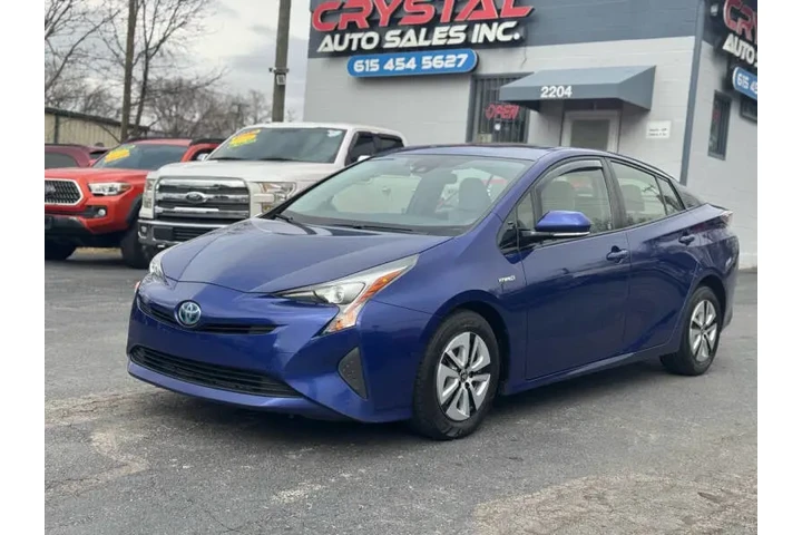 $13785 : 2017 Prius Three image 3