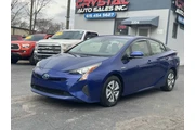 $13785 : 2017 Prius Three thumbnail