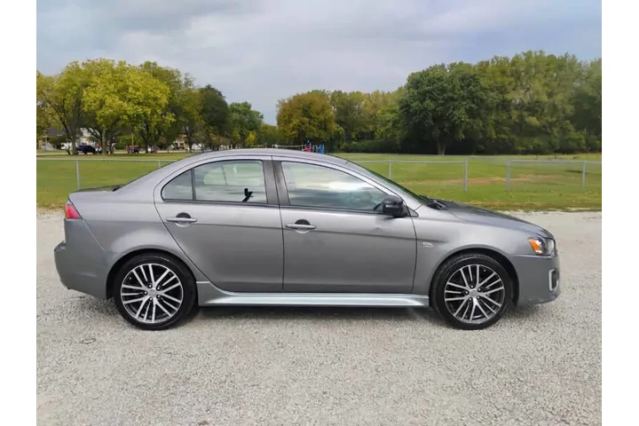 $8997 : 2017 Lancer ES image 9