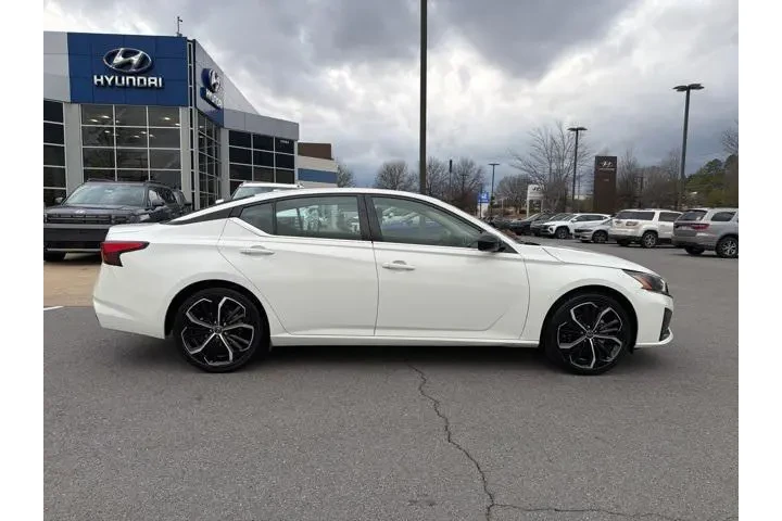 $23101 : Nissan Altima 2024 2.5 SR 4d image 8