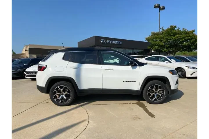 $21820 : Jeep Compass 2025 4x4 Limite image 7