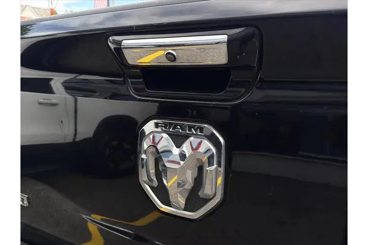 $24395 : Ram 1500 2019 4x4 Big Horn 4 image 9