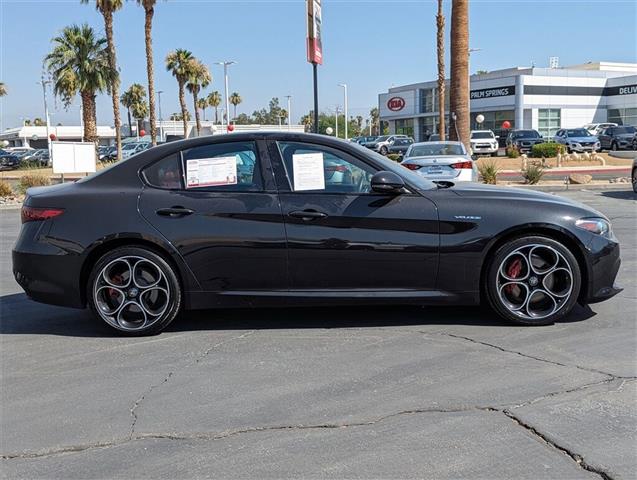 $33950 : 2023 Alfa Romeo Giulia Veloce image 5